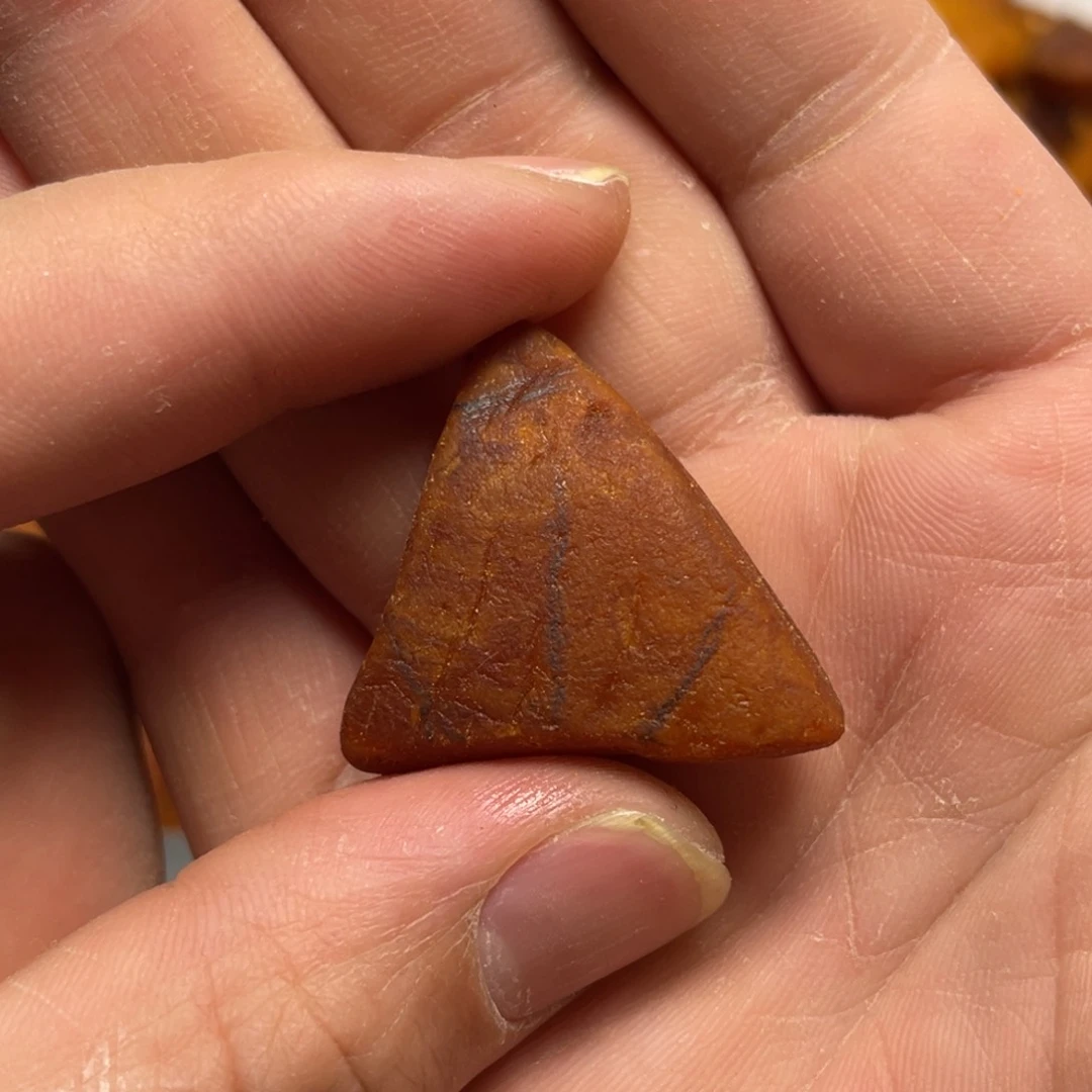 琥珀裸石未镶嵌蜜蜡墩子