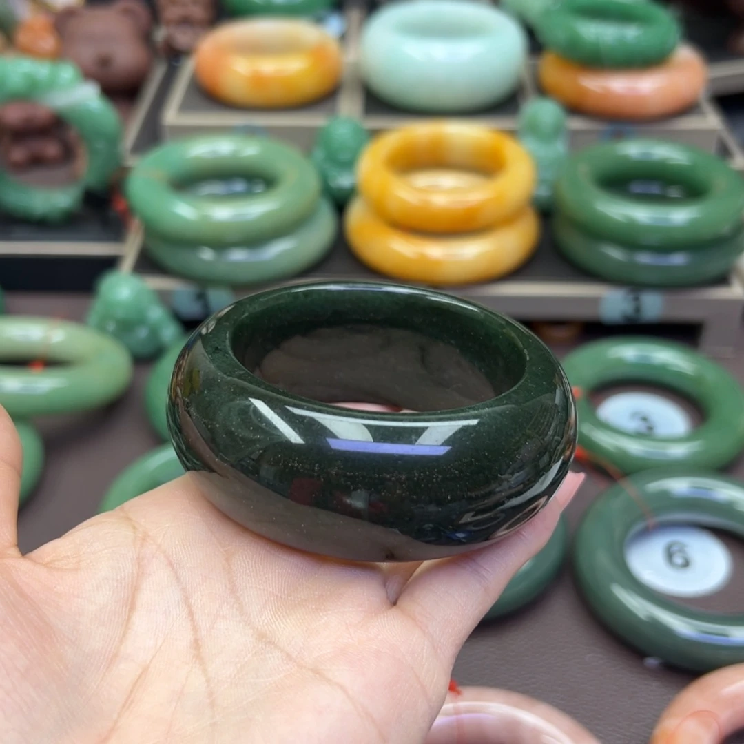 未镶嵌手镯石英岩玉.***