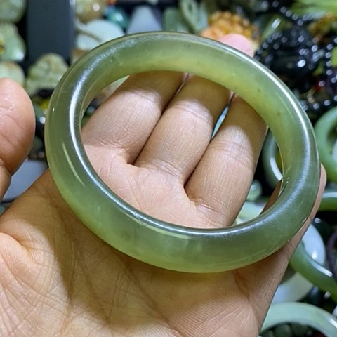 岫玉未镶嵌手镯60口径