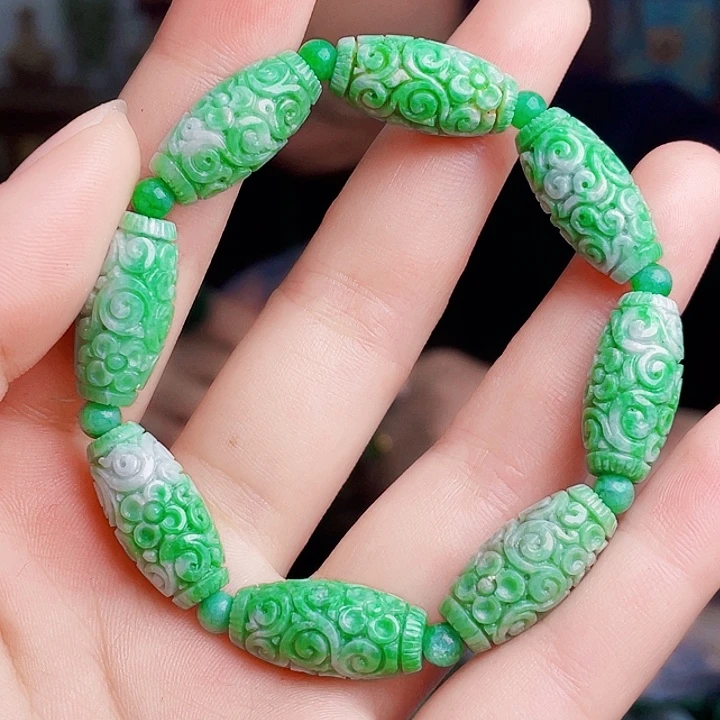 翡翠未镶嵌颈饰多样性