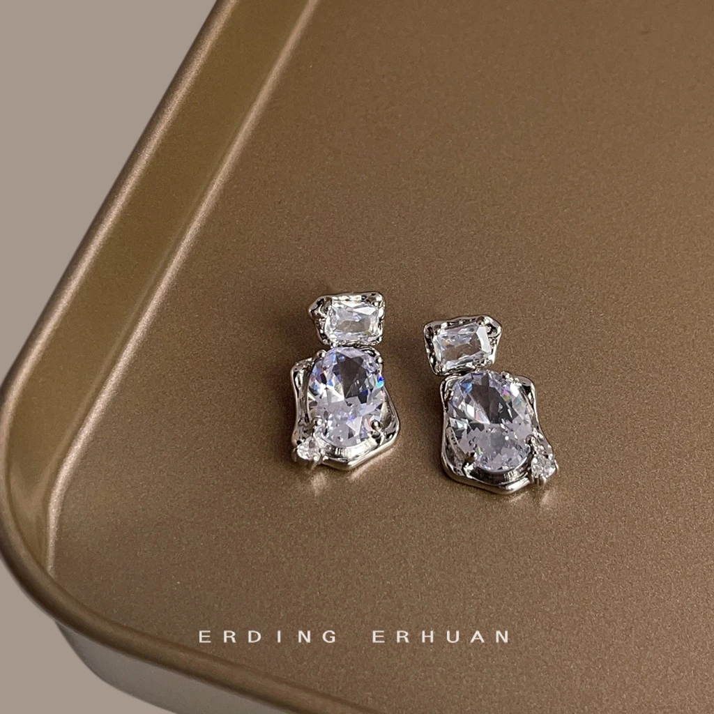 合金锆石耳饰 高级感微镶锆石爆闪耳环名媛风轻奢小众不规则夸张