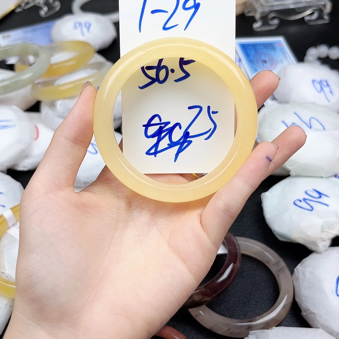 未镶嵌手镯石英质玉1.29