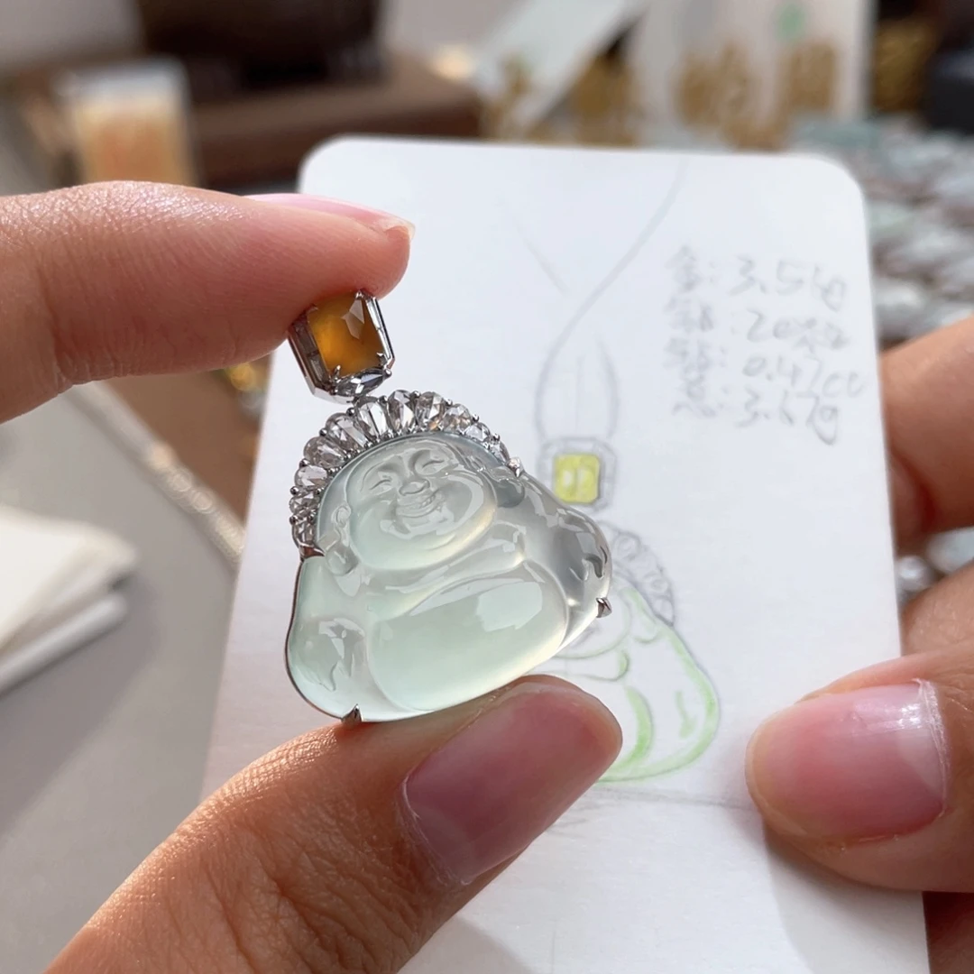 颈饰18K金镶嵌翡翠
