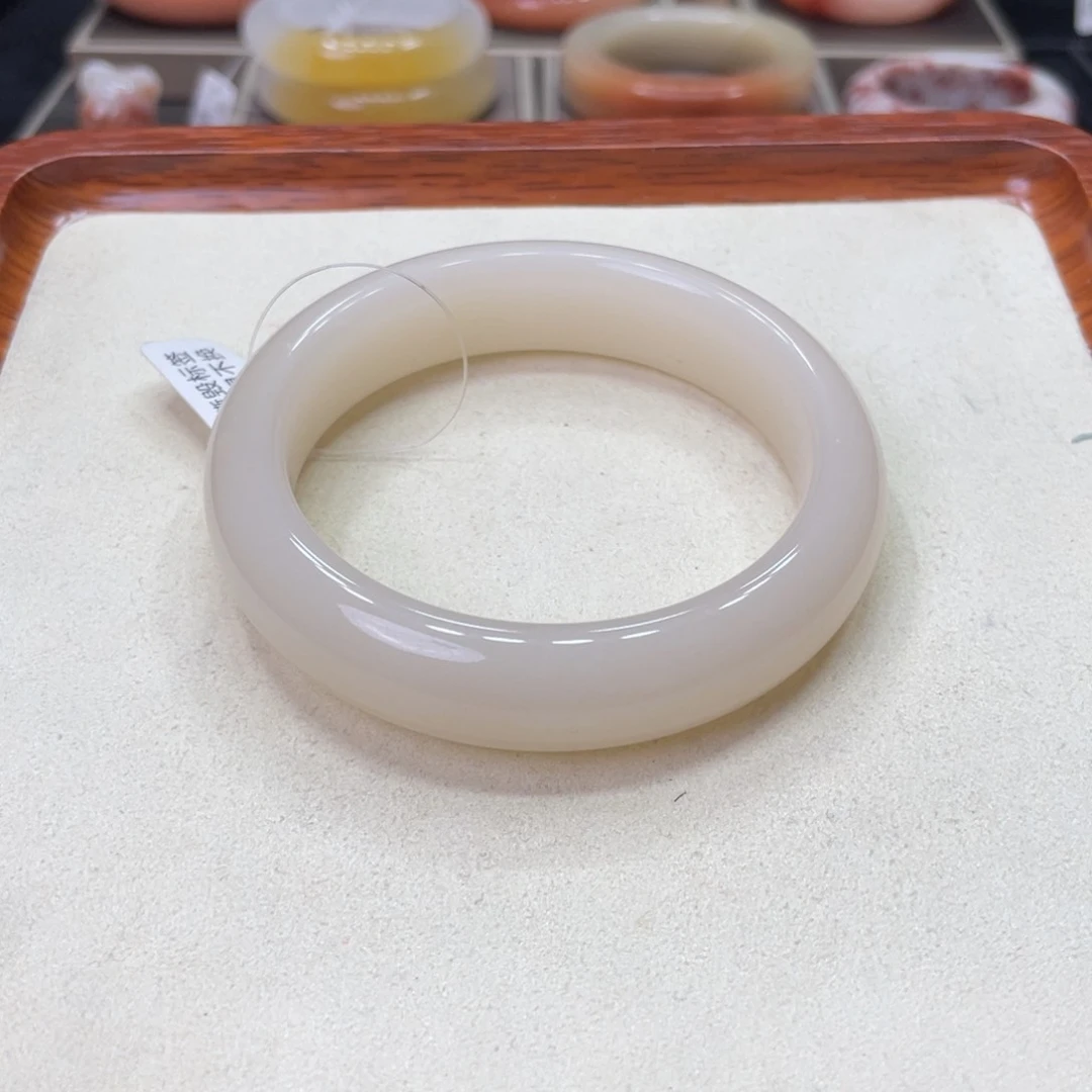 未镶嵌手镯石英岩玉微瑕