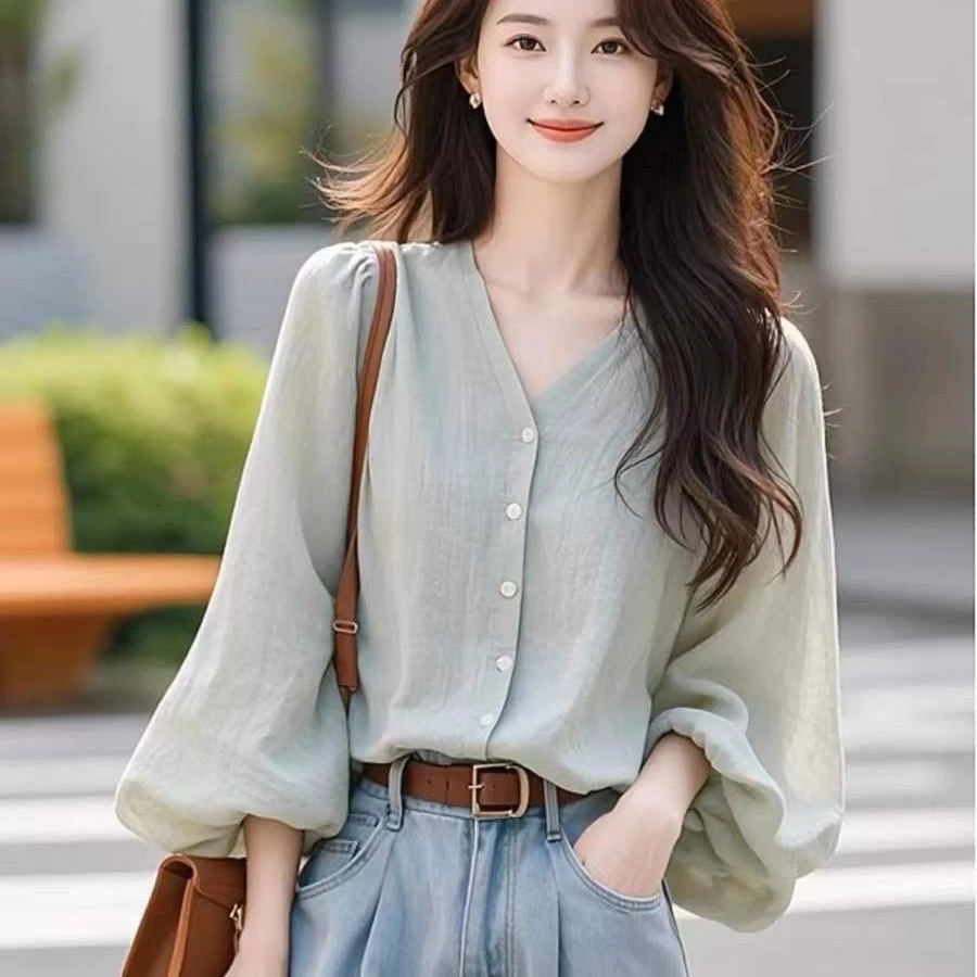 早秋新款法式气质独特漂亮超好看浅绿色仿棉麻长袖衬衫女秋季上衣