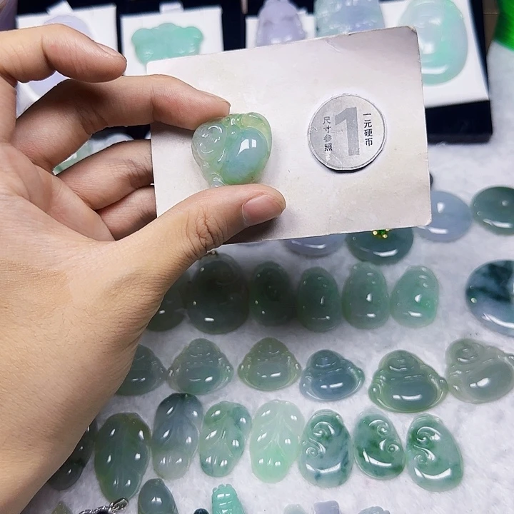 翡翠未镶嵌颈饰翡翠