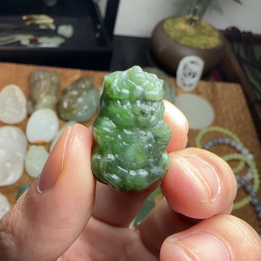 和田玉未镶嵌颈饰正常结构