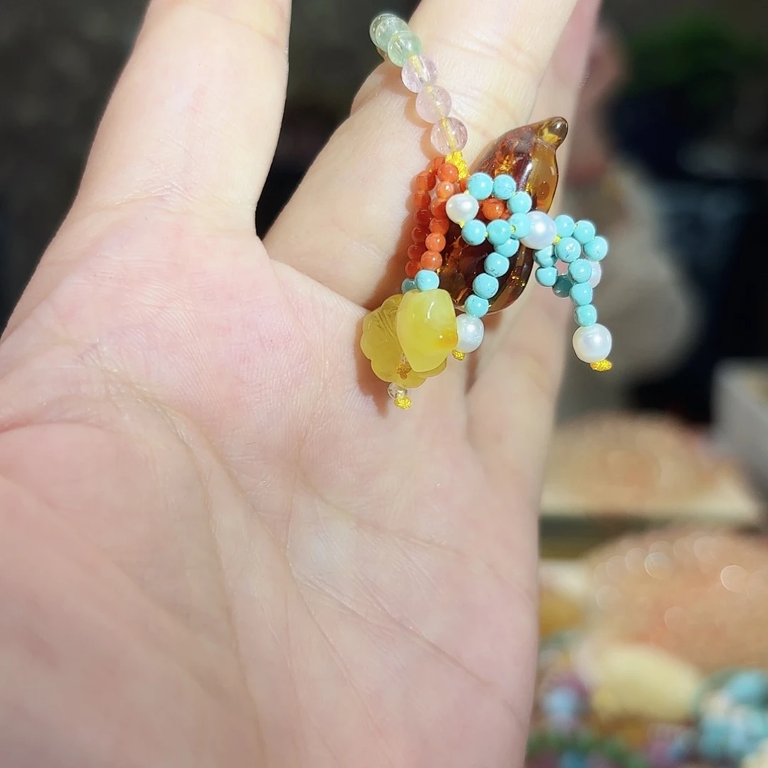 未镶嵌颈饰琥珀琥珀
