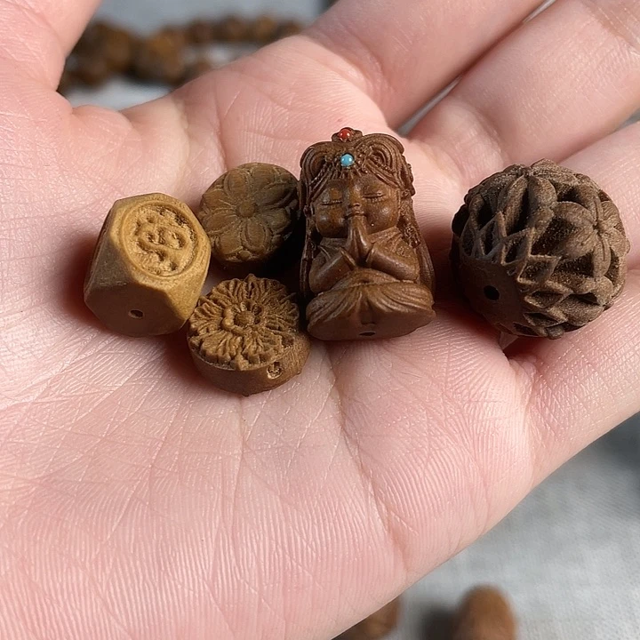 P***a木老山檀香雕刻件