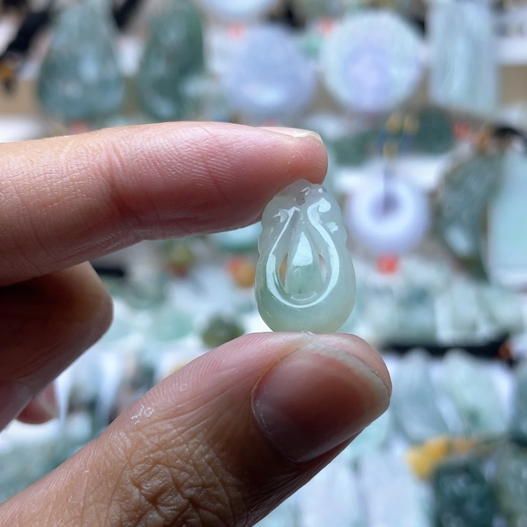 【闪购商品】颈饰未镶嵌翡翠福贝