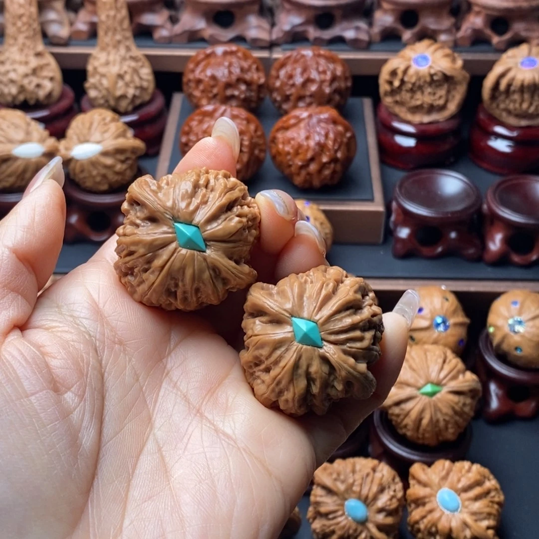 嘦***怹文玩核桃吊坠铁锤