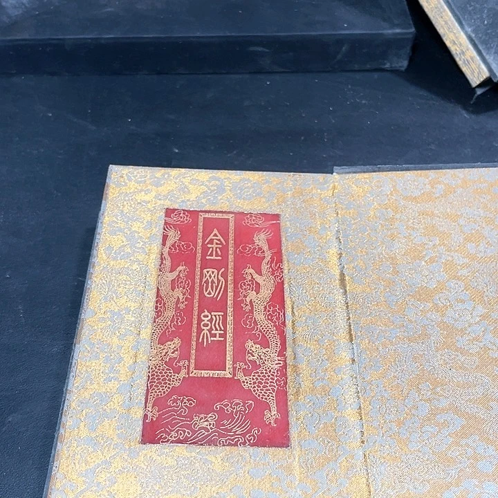 底槽青一物一图图发货，支持七天无理由。