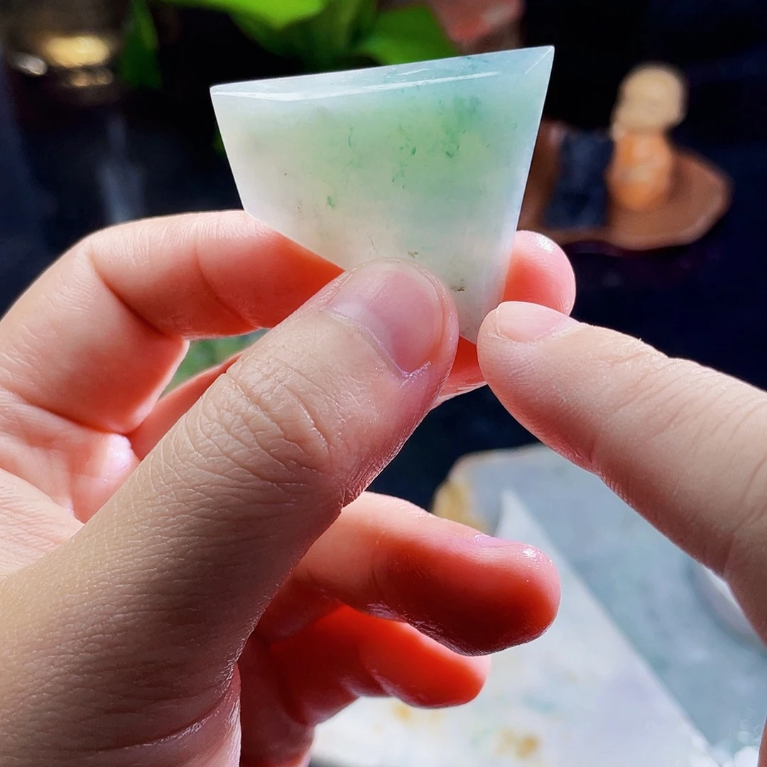 翡翠未镶嵌颈饰毛料31