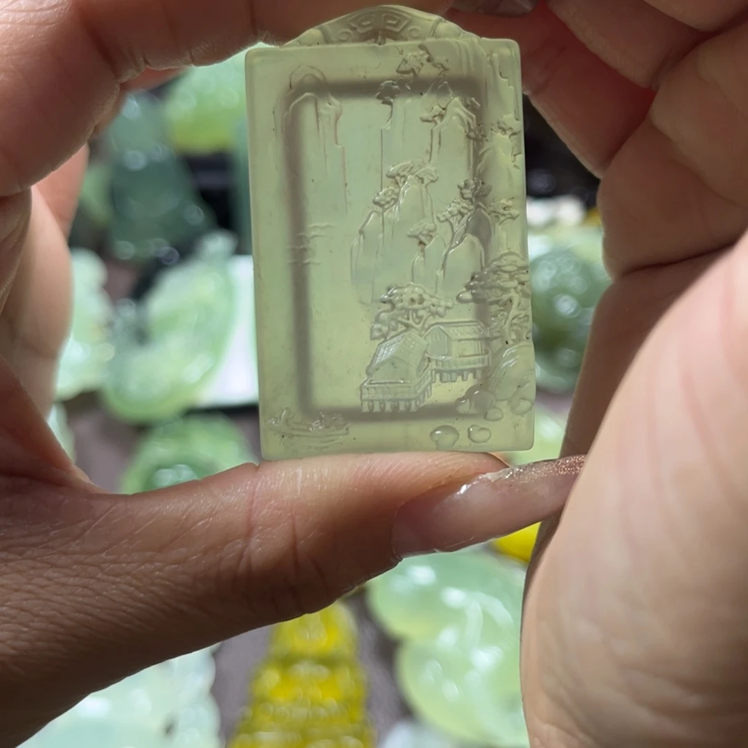 蛇纹石玉未镶嵌颈饰