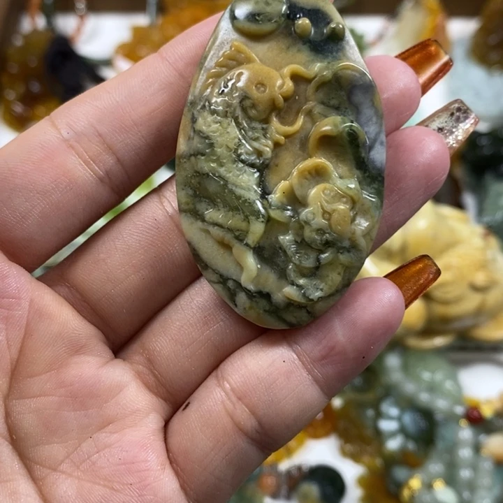 蛇纹石玉未镶嵌吊坠