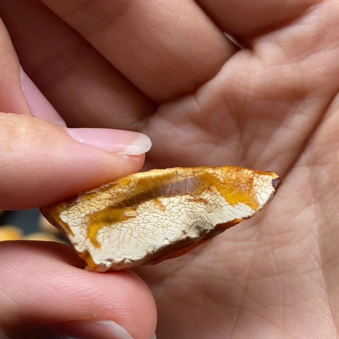 定制琥珀未镶嵌蜜蜡