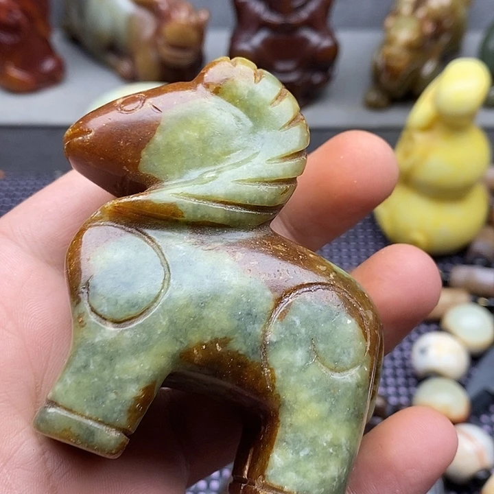 未镶嵌蛇纹石玉颈饰