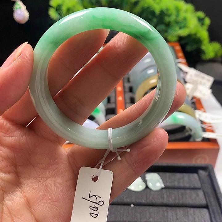 未镶嵌手镯翡翠翡翠手镯
