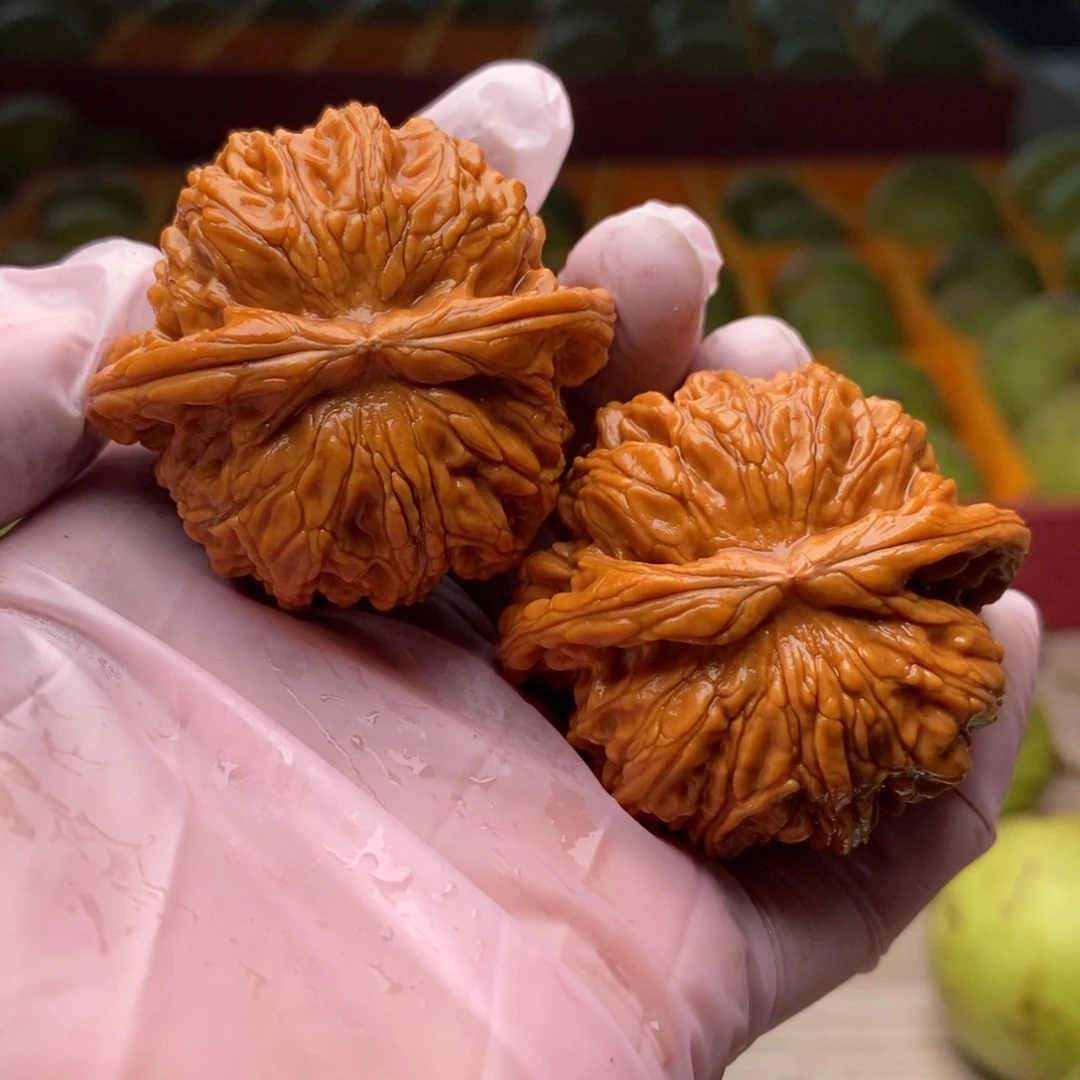 文玩核桃把件野生血麒麟