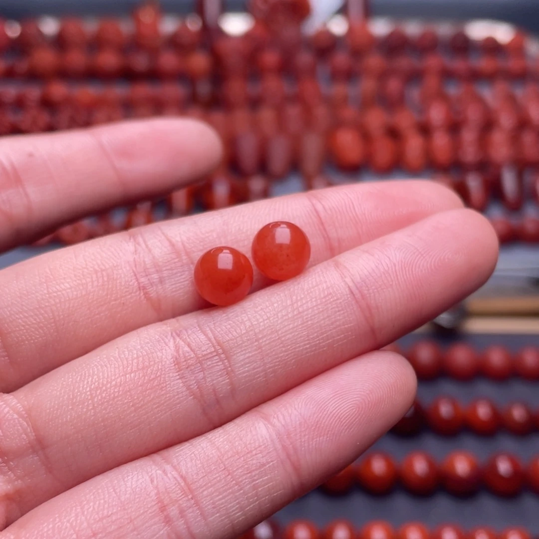 南红玛瑙未镶嵌其他W7.7保山滴水洞樱桃红圆珠一对