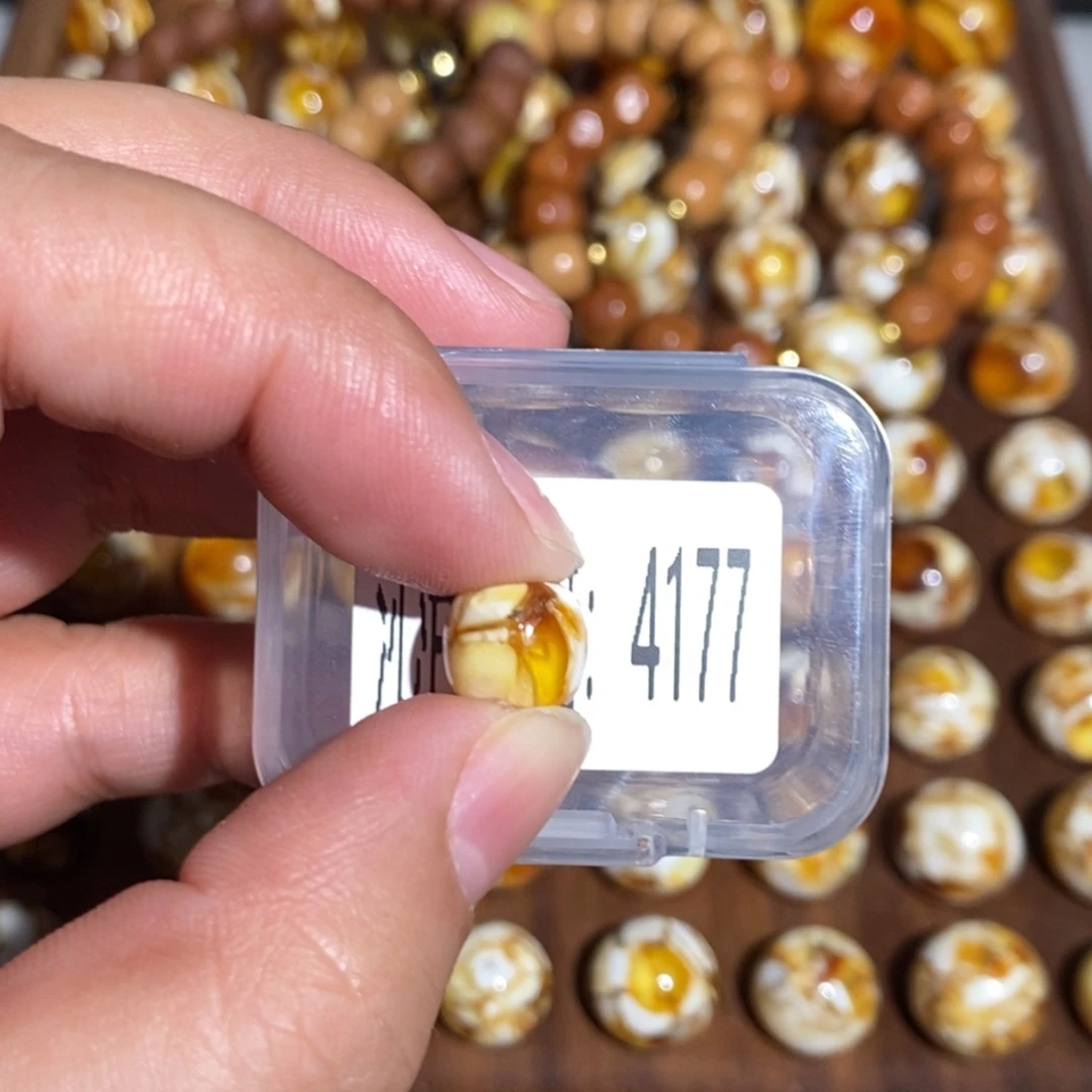 琥珀未镶嵌珠宝奇石4177