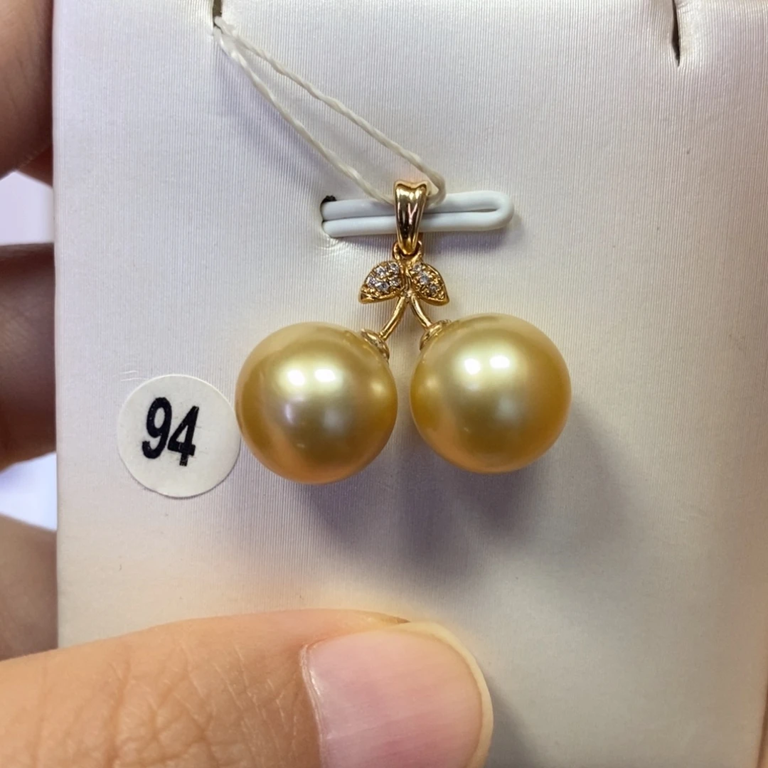 18K金镶嵌吊坠(不含链)海水珍珠浓金正圆10-11mm