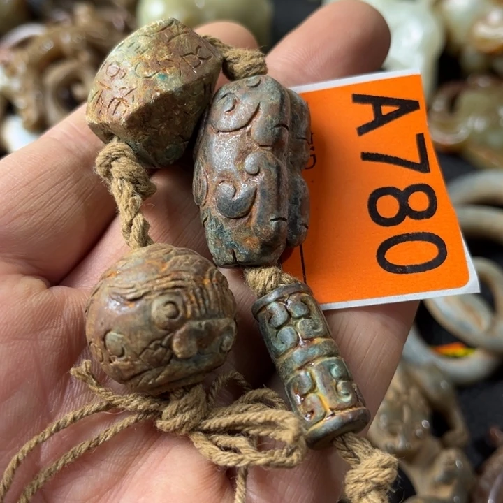 和田玉颈饰未镶嵌凝*