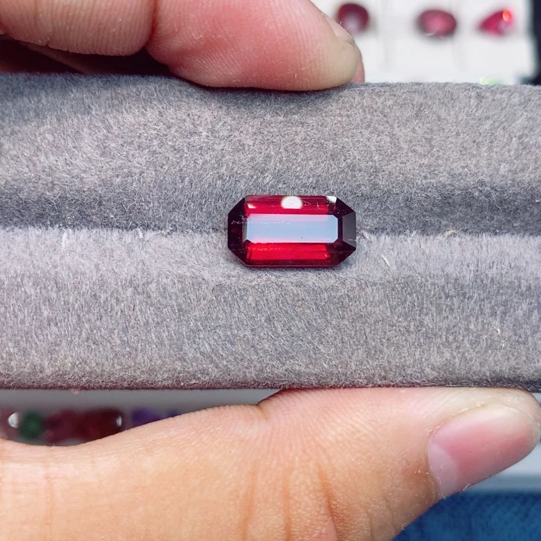 碧玺裸石未镶嵌卢比来4.1克拉