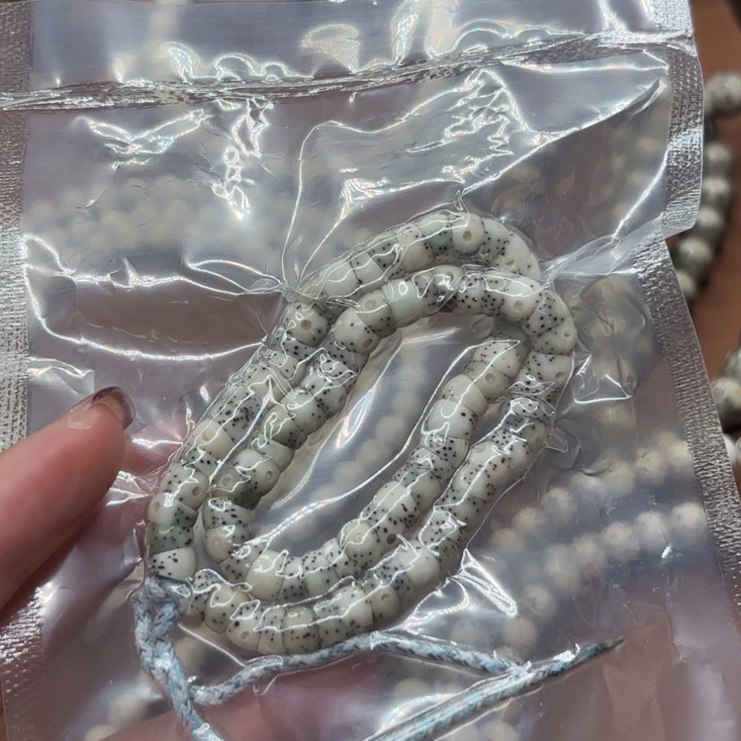 星月菩提吊坠6mm月留白大肠（80颗）