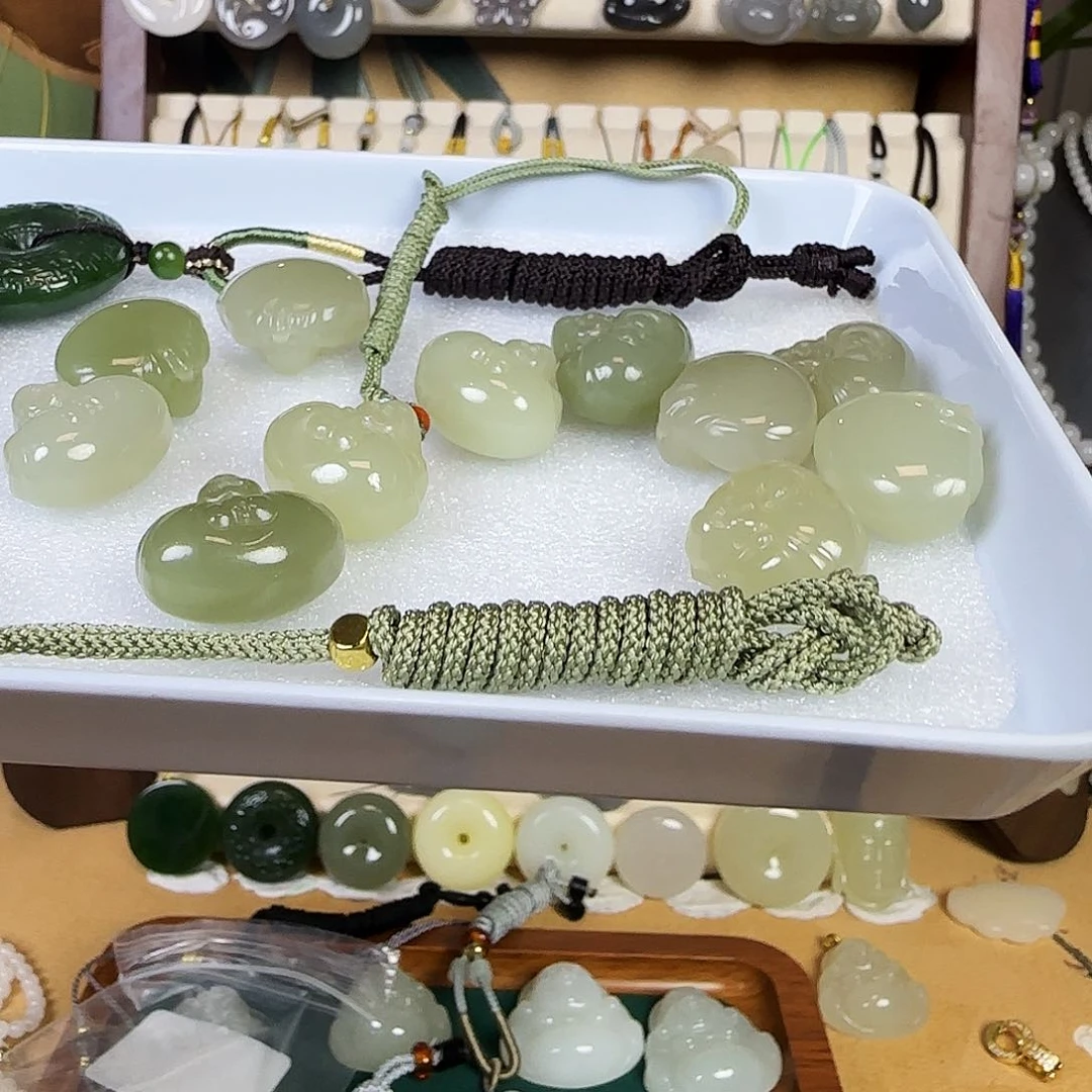 和田玉未镶嵌吊坠(不含链)