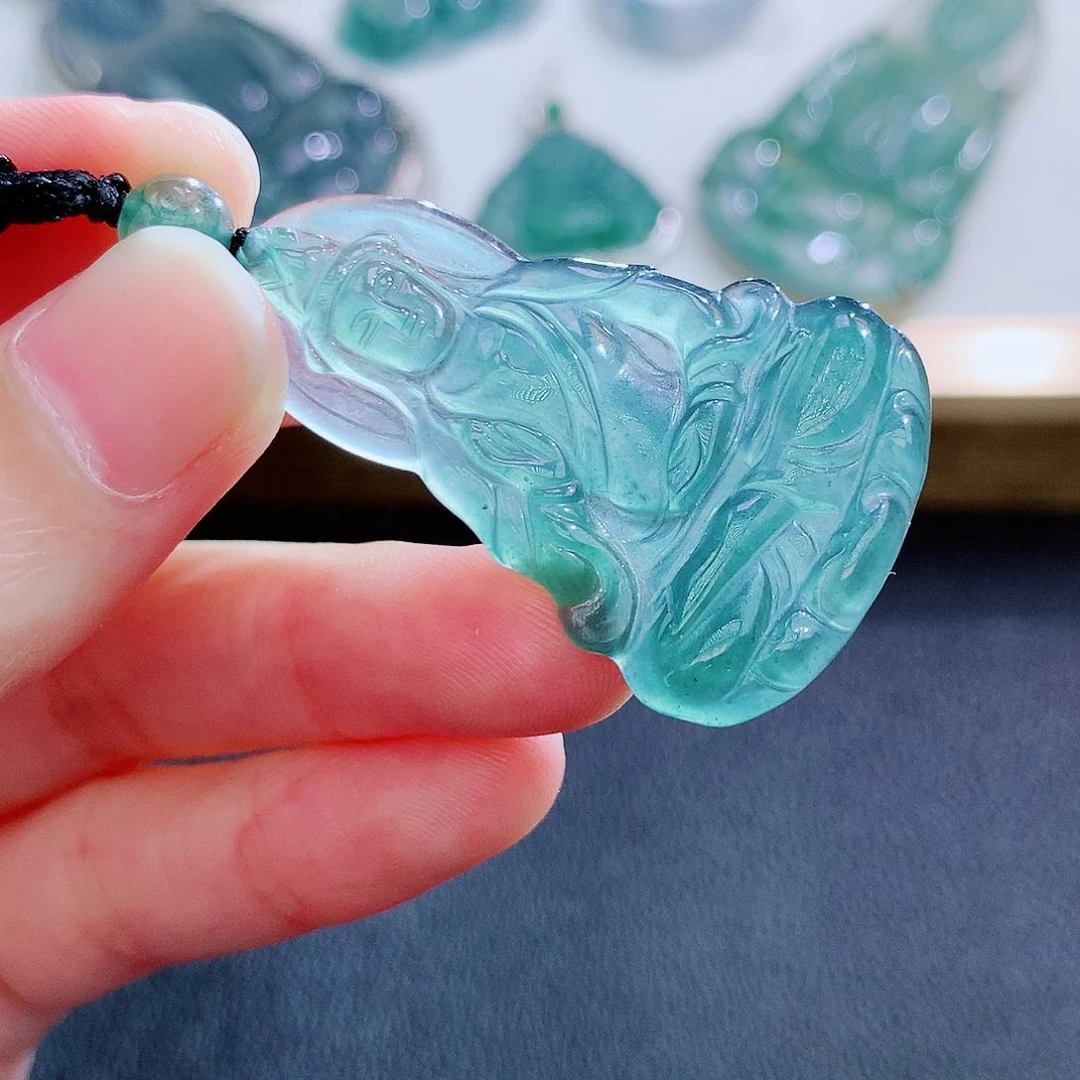 翡翠挂件未镶嵌翡翠