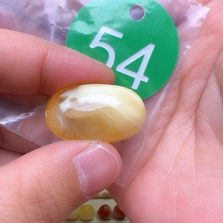 蜜蜡裸石未镶嵌左***阳花粉16+m m