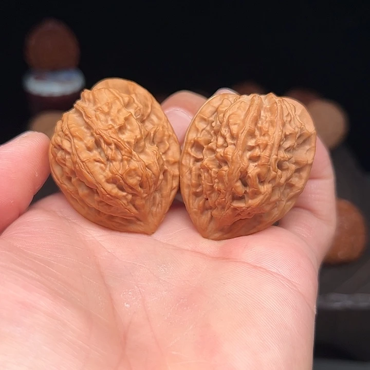 文玩核桃把件火焰鸡心 36+