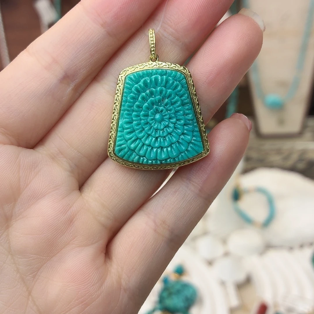 绿松石合金颈饰吊坠