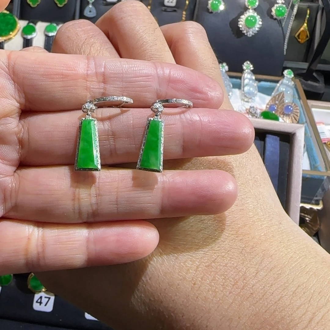 翡翠18K金镶嵌颈饰耳包