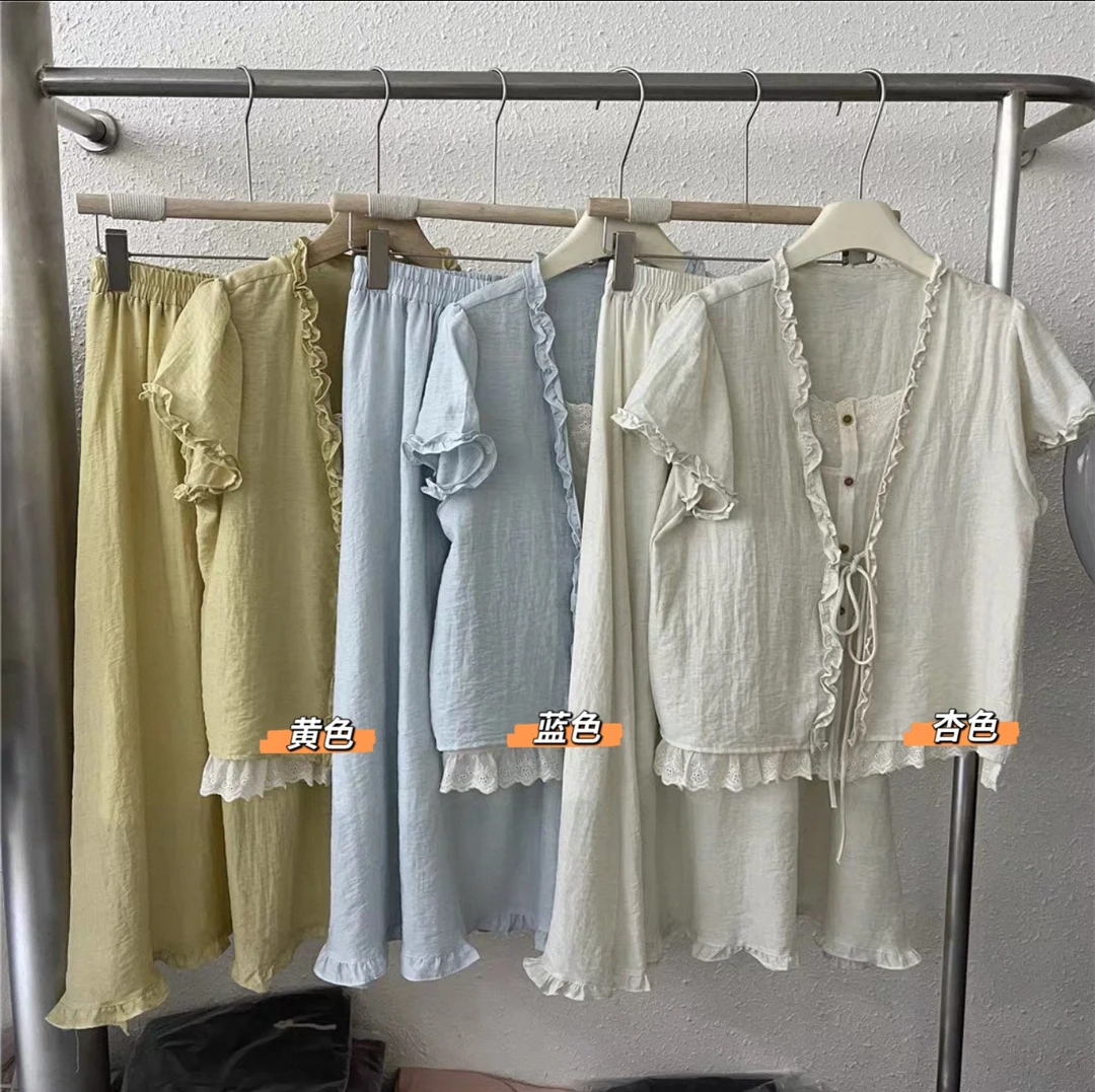 86051 甜美风木耳边拼接系带小衫+松紧腰半身裙套装（裙长82）