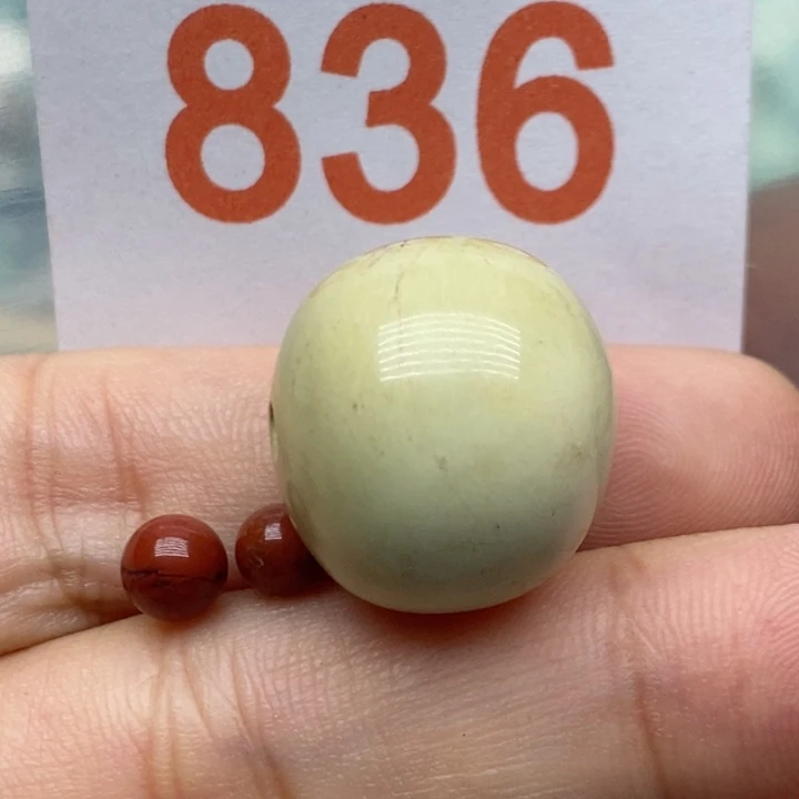 南红玛瑙未镶嵌珠宝奇石