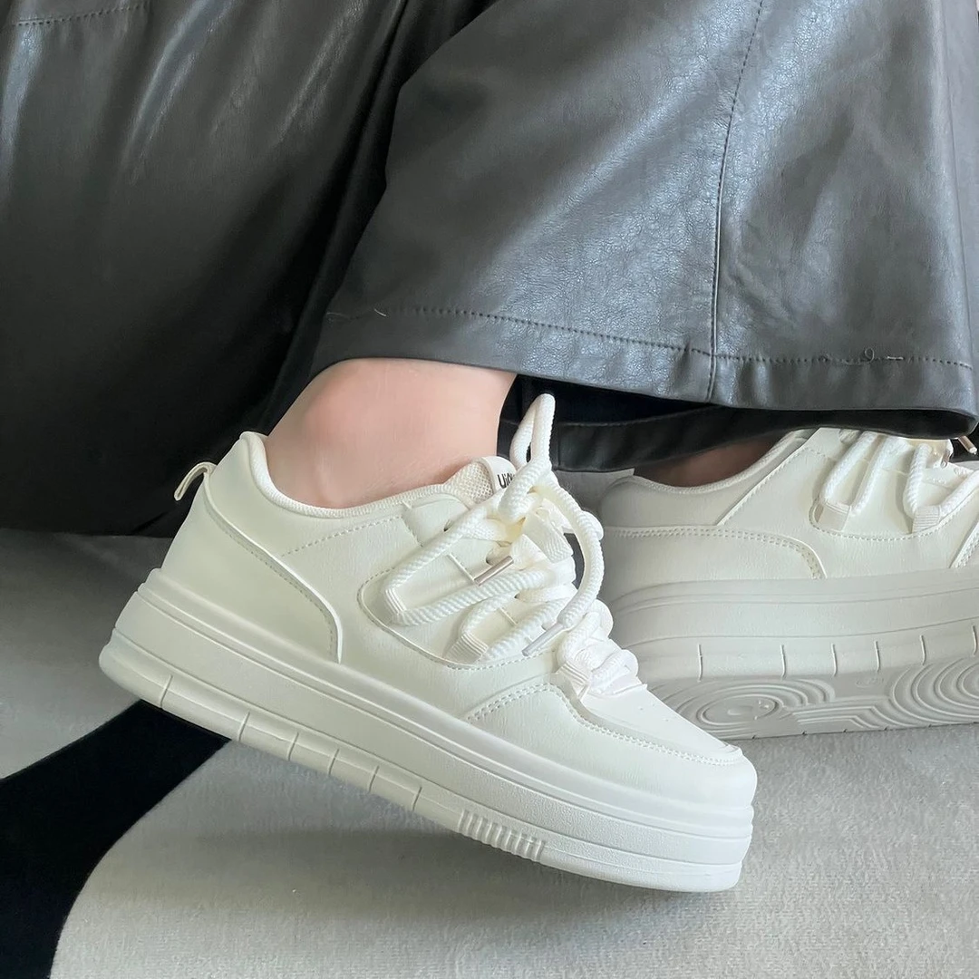 2025修面透气秋季四季通用时尚百搭休闲鞋ins韩版新款洞洞鞋女