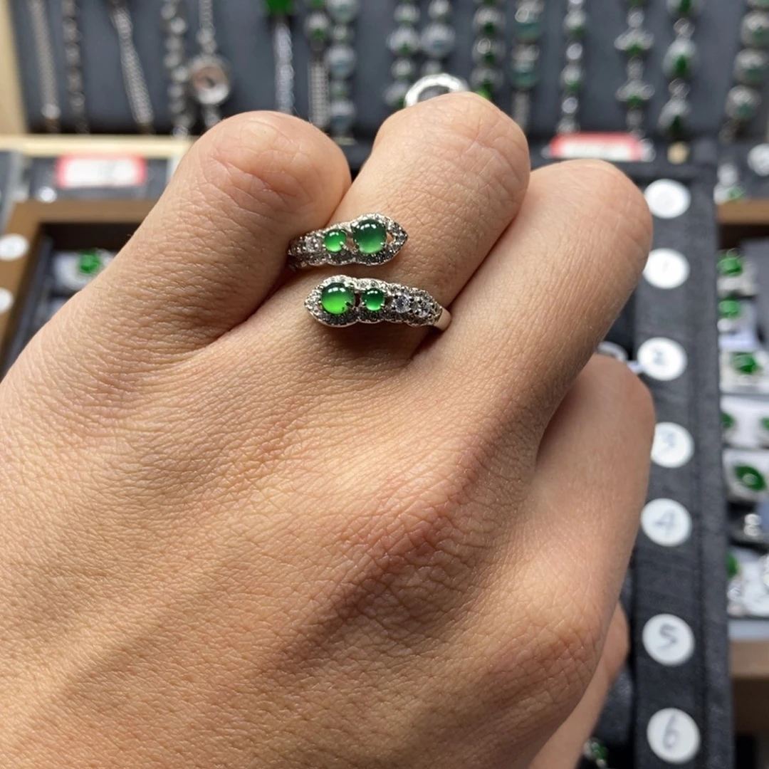 翡翠颈饰银S925镶嵌翡翠戒指