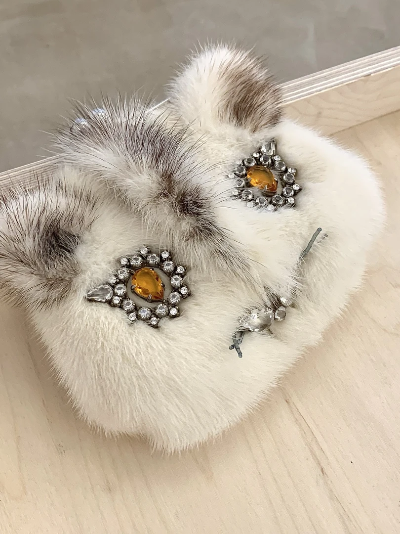 99新 Prada/普拉达  HIHI/白色皮草猫咪/11961587XB