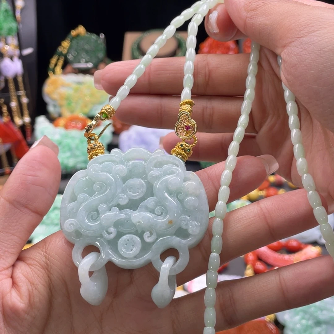 翡翠颈饰未镶嵌代编织