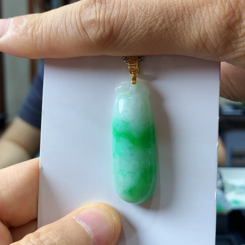 【闪购商品】吊坠(不含链)18K金镶嵌翡翠