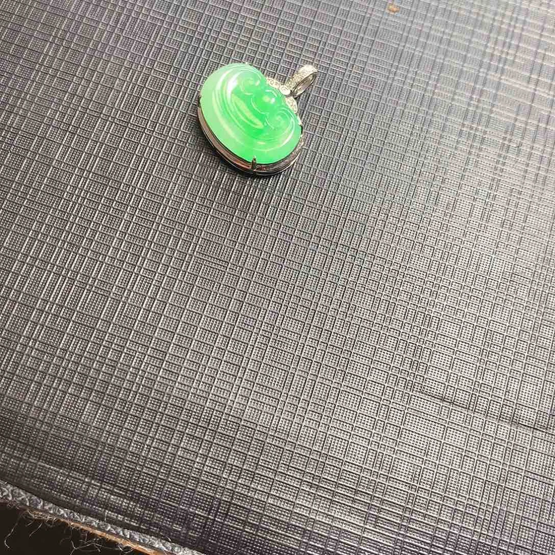 翡翠颈饰18K金镶嵌雾*翡翠