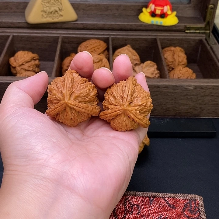 用***0把件文玩核桃白奔