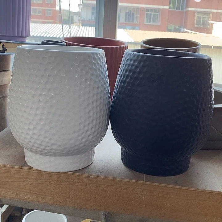 陶盆有孔 瑕疵针孔漏釉介意勿拍外口 13外高19