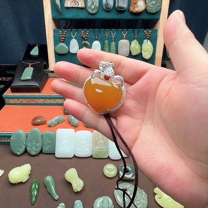 玛瑙/玉髓颈饰未镶嵌