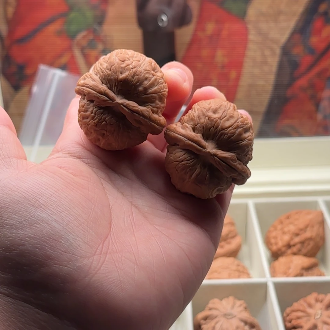 文玩核桃吊坠平谷球宝