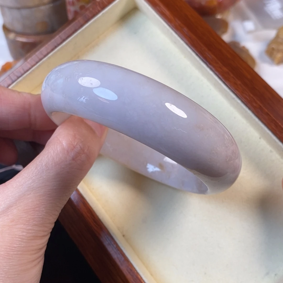 硅化珊瑚（珊瑚玉）未镶嵌手镯60口75