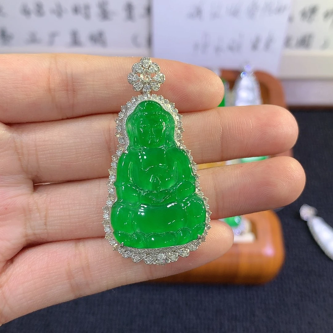 【闪购商品】吊坠(不含链)18K金镶嵌翡翠观音