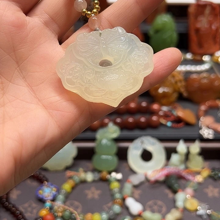 岫玉未镶嵌吊坠，挂件，
